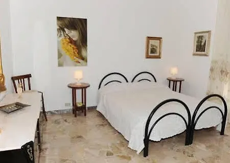 Vista Gallipoli 3* אלציו